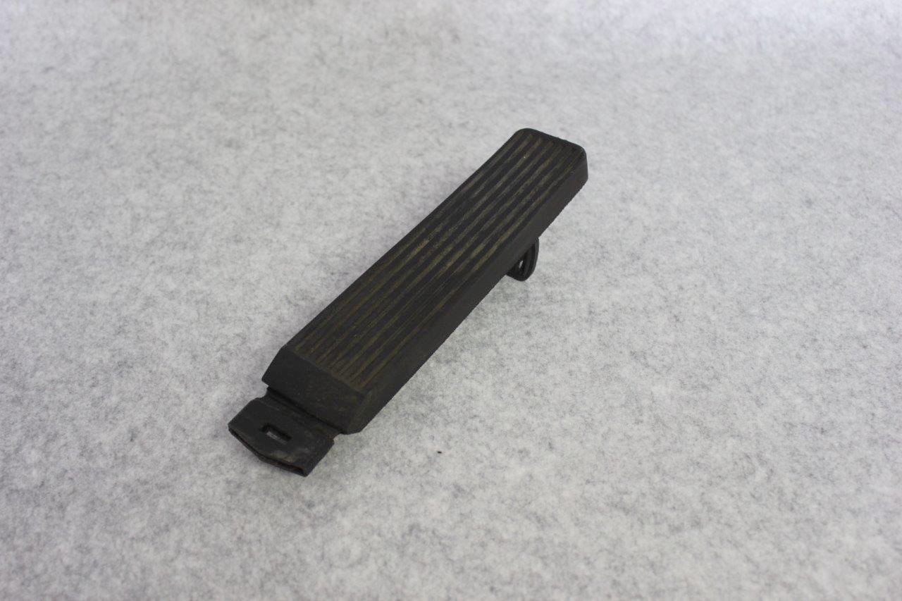 Mercedes Benz W124 Coupe accelerator pedal