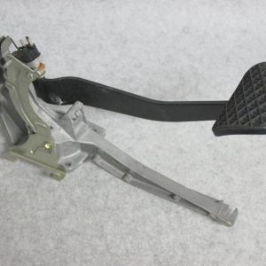 Mercedes Benz W126 560SEC brake pedal