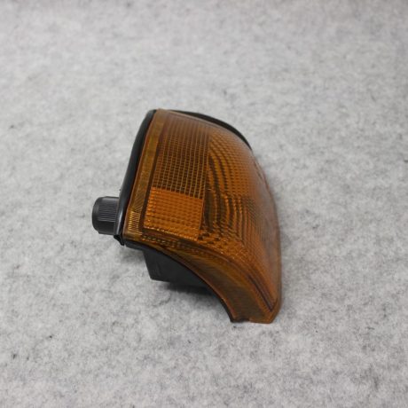 front right turn light