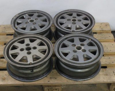 4x OEM alloy wheels