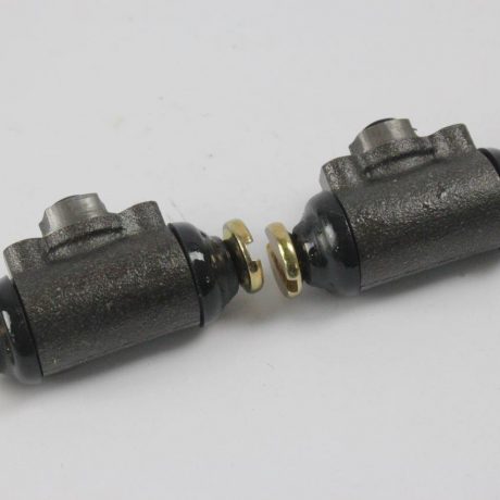 Fiat 850 Berlina front wheel brake cylinders left right