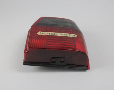 right tail light