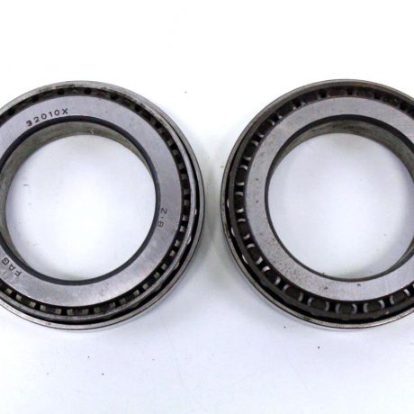2x tapered roller bearings