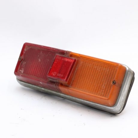 right tail light