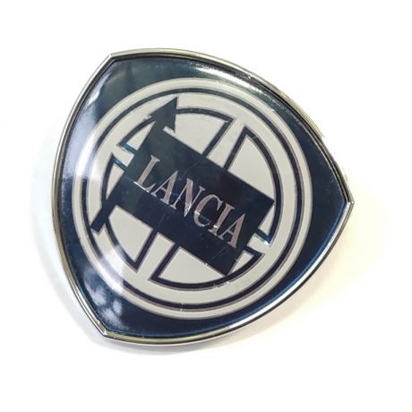New radiator gill Lancia badge