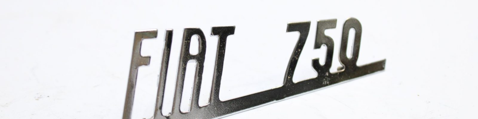 Fiat 750 rear emblem